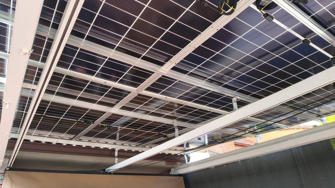 Panel doble cara impermeabilizado para cubrir toldos/marquesinas